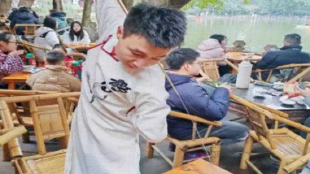 Chengdu City Half-Day Walking Tour (Private Tour + Includes 1-on-1 Guide Service)