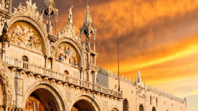 サン・マルコ大聖堂：ガイド付きツアーとテラス利用