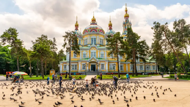 สกีรีสอร์ตชิมบูลัก + มหาวิหารอัสสัมชัญ + สวนปานฟิลอฟ 28 + ตลาดเขียว + โคเคโตเบ