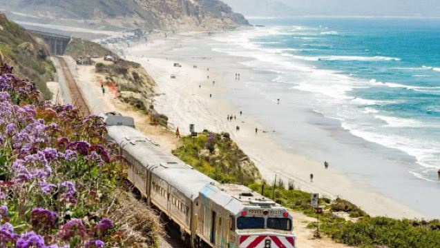美國洛杉磯來回聖地亞哥老城+中途島號航空母艦博物館+拉霍亞【中文】