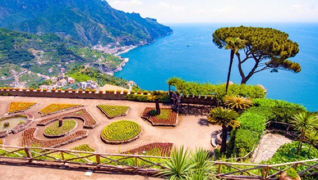 Tour di un giorno nell'Italia meridionale: Amalfi + Positano con treno andata e ritorno da Roma per piccoli gruppi