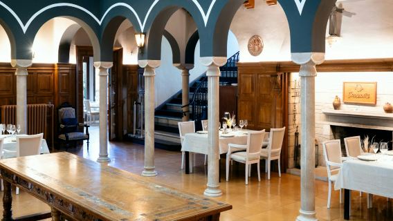 Codorníu Winery: Guided Tour + La Torre Menu Lunch + Cava Tasting