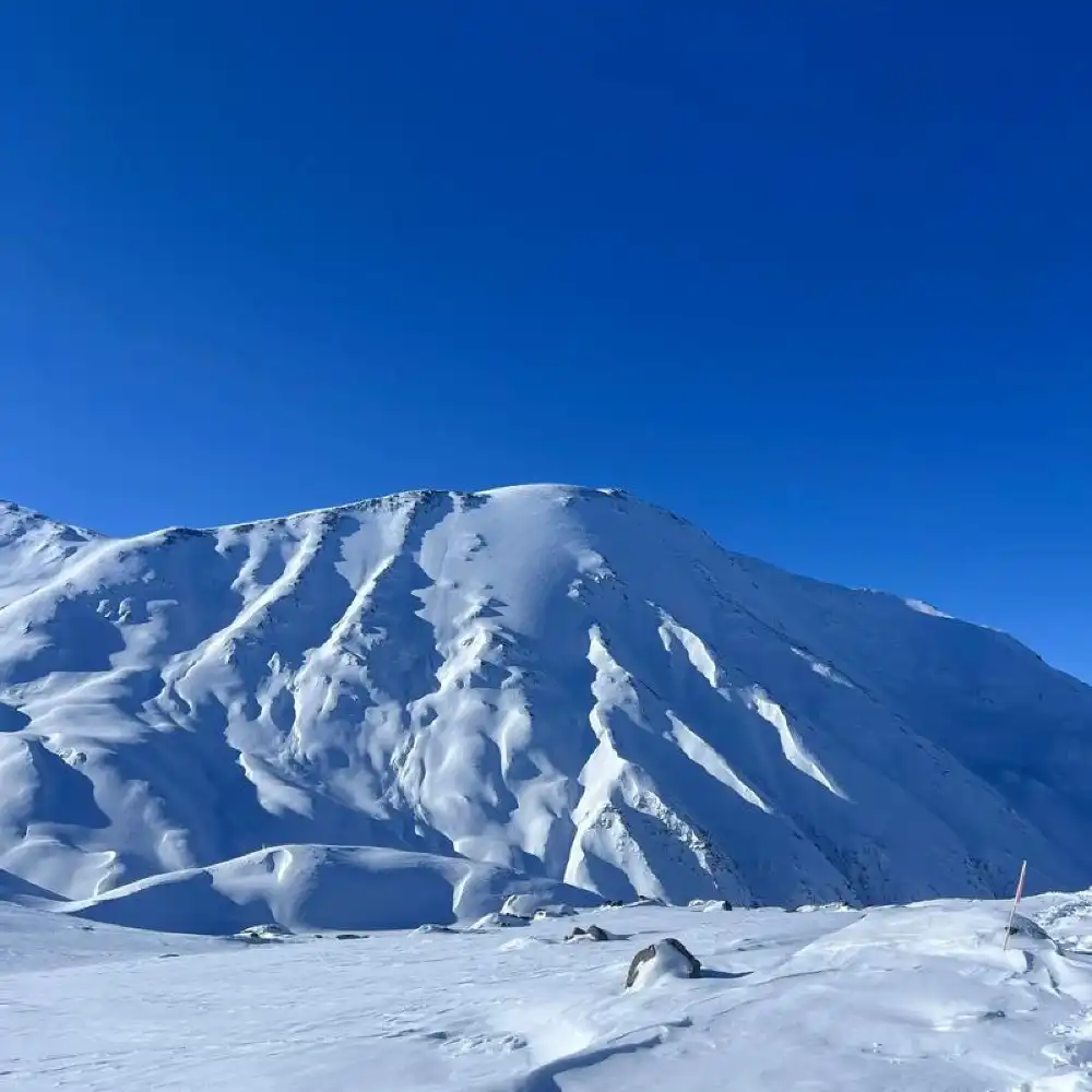 Xining Ganshika Snow Mountain + Lianxin Lake + Colorful Ice Falls