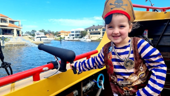 Piraten-Themenreise mit Bootsfahrt in Mandurah, Westaustralien [45/90 Minuten | Piratenerlebnis | Begegnung mit Delfinen]