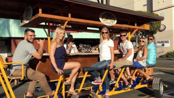 Honolulu: Kaka'ako Brewery Tour by 15-Passenger Bike
