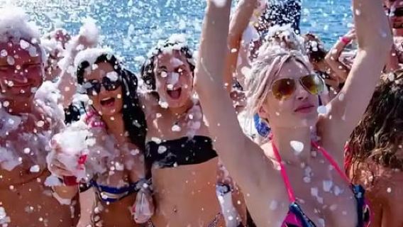 Bodrum: Pirate Party Boat with Lunch & Swim Stops