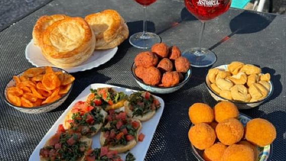 Lecce: Guided Street Food Walking Tour with Food and Wine