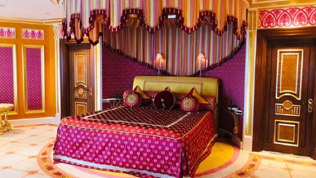 Lunch/diner in Burj Al Arab (7-sterrenhotel) met rondleiding en vervoer