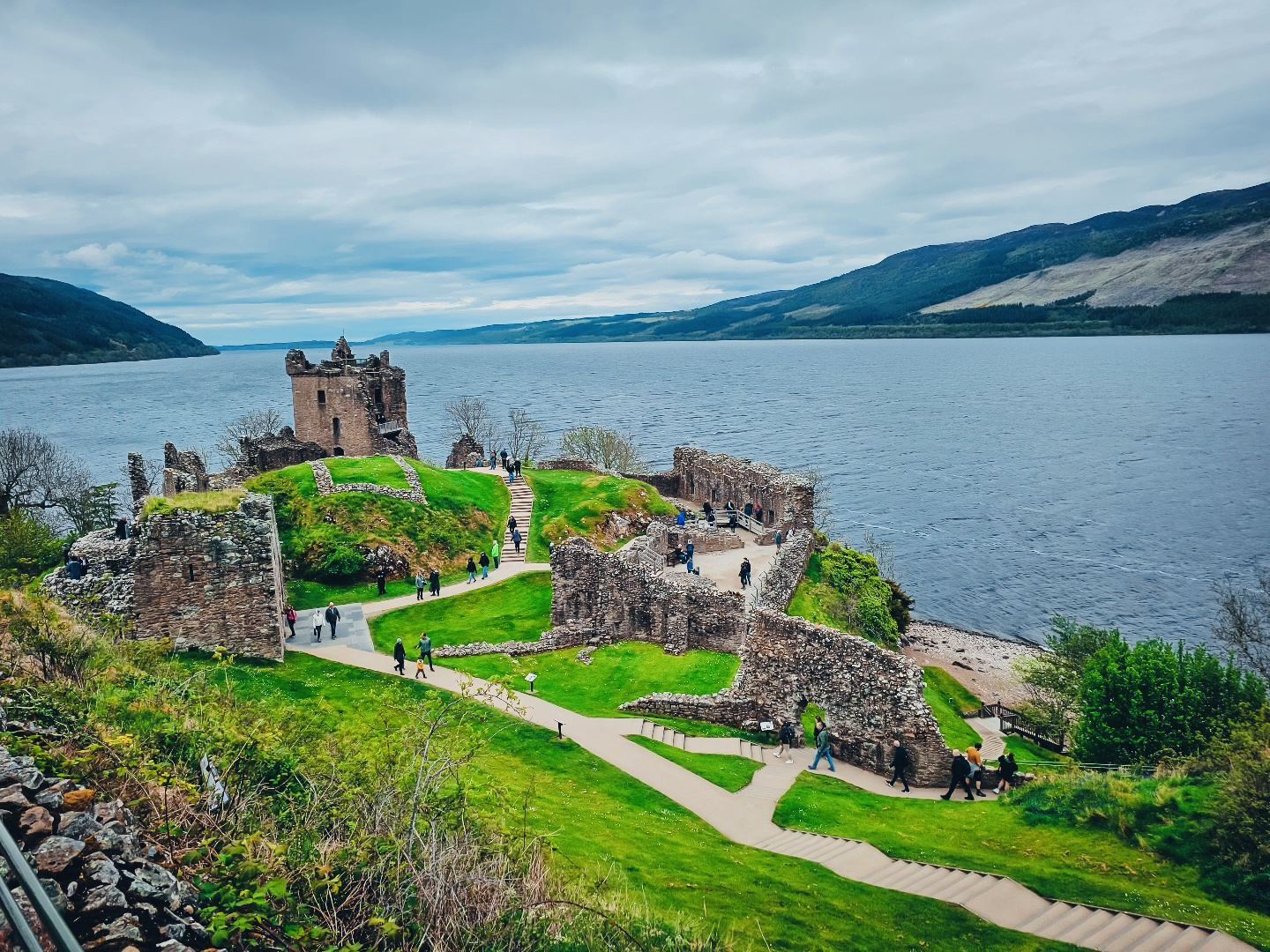 Scottish Highlands + Loch Ness + Glencoe Day Tour (Chinese Digital Interpretation | English-Speaking Driver Guide)