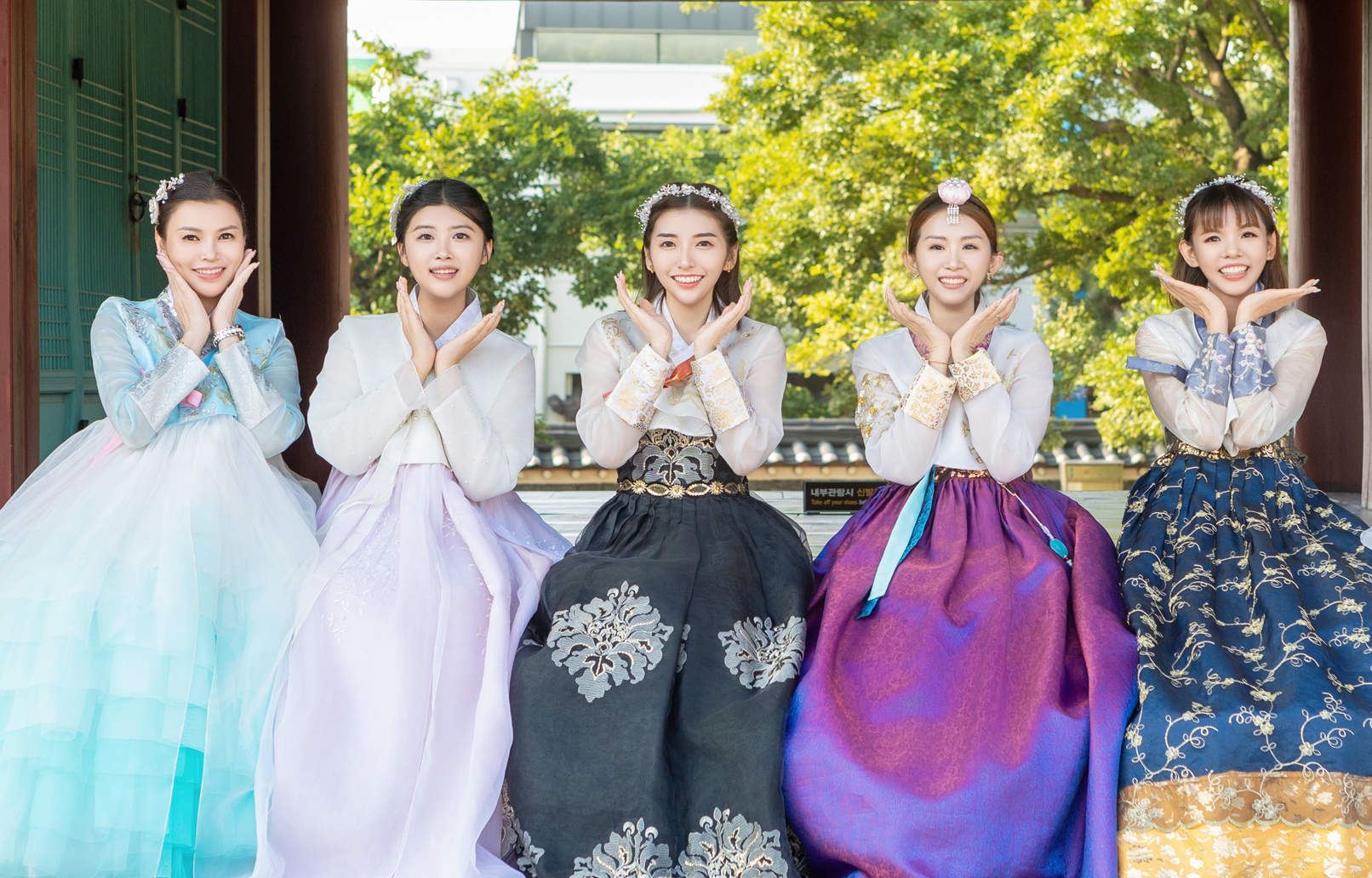 Esperienza di noleggio hanbok di lusso a Jeju, Corea con acconciatura tradizionale coreana