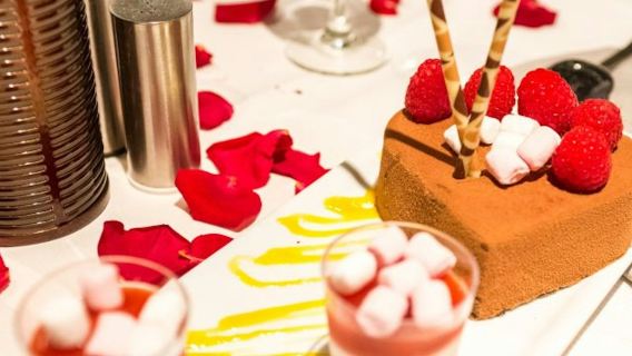 Seine River: 3-Course Gourmet Dinner Cruise