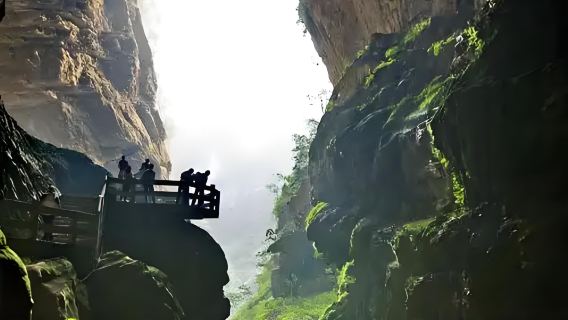 1-day tour of Chongqing Wulong Fairy Mountain + Three Natural Bridges + Longshuixia Fissure Gorge (English guide optional)