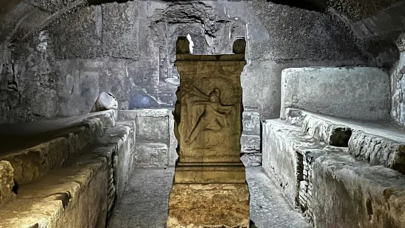 Basilica San Clemente: Underground Guided Tour