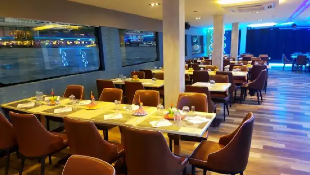 皇家公主號郵輪晚餐（曼谷碼頭夜市登船）