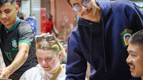 Visite gastronomique de rue à Marrakech avec un local