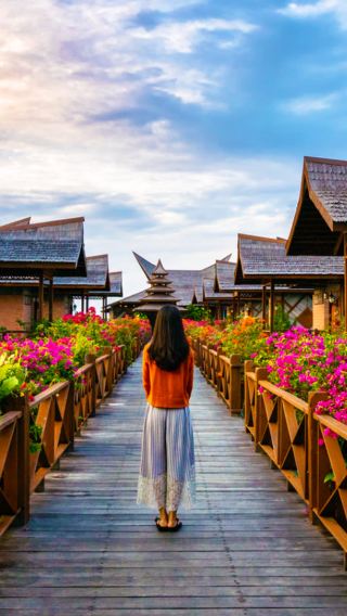 Half-day tour to Mabul Island with snorkeling and sightseeing at Sabah Semporna MWB internet-famous water villas (admission ticket at own expense)