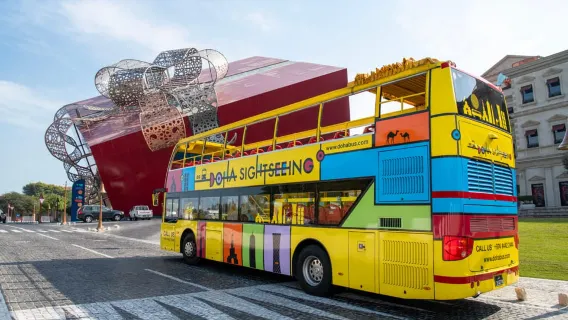 Doha: biglietto valido 24 ore per l'autobus hop-on hop-off con audioguida