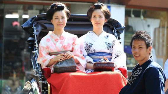 Tokyo: Asakusa Sightseeing Tour by Rickshaw
