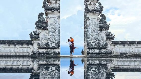 Bali: Kunjungi Dua Situs Bersejarah + Air Terjun dan Bali Swing (Tur Pribadi)