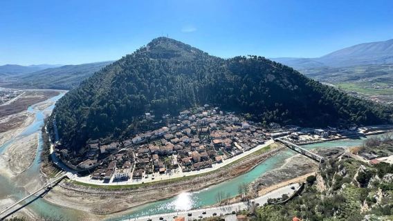 From Tirana: Berat Day Trip with Castle Entry