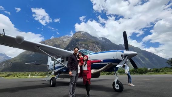Expérience de vol panoramique au-dessus du fjord de Milford Sound, Nouvelle-Zélande (départ de Queenstown)