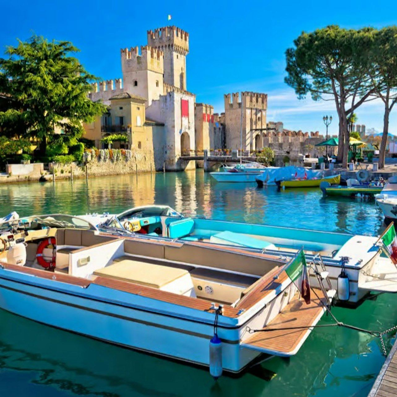 Verona, Sirmione & Lake Garda: Guided Day Tour from Milan + Boat Cruise