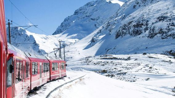 เซนต์มอริตซ์: ทัวร์วันพร้อมไกด์จากมิลาน + ตั๋วรถไฟเบอร์นินาเอ็กซ์เพรส