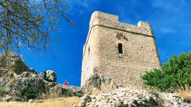 Burg Zahara de la Sierra + Arcos de la Frontera (Aussicht auf das Dorf + Spaziergang durch die Gassen)