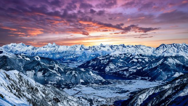 瑞士因特拉肯來回-格林德瓦-少女峰-草甸山坡與高山｜包車專線