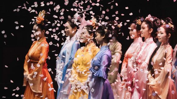 Experiencia gastronómica y teatral inmersiva: Un sueño en el Pabellón Rojo