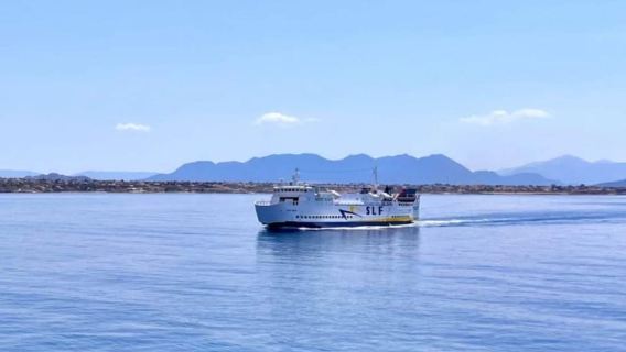Athens: Ferry Journey between Athens and Aegina Island