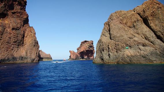 Ajaccio : Visite guidée en bateau de la réserve naturelle de Scandola