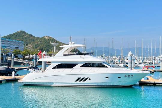 深圳七星灣遊艇會·68尺豪華遊艇（海豚灣號）豪華遊艇包船出海【荷載10位客人+滑梯泳池，礦泉水果盤小零食】
