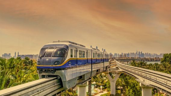 Monorail della funivia panoramica di Palm Jumeirah a Dubai