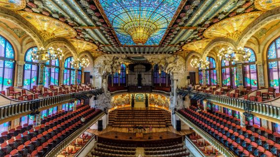 สเปน + มหาวิหารซากราดาฟามีเลีย + คาซ่าบัตโล่ + คาซามิลา + ปาเลาเดอลามูสิกากาตาลานา