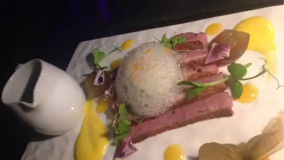 悅榕莊 Vertigo 屋頂精緻餐飲體驗