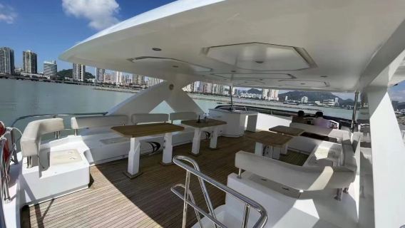 【大連遊艇】大連東港62英尺雙體遊艇包船出海+水果飲料+遊艇自駕體驗+海鷗投餵+KTV歡唱+遊艇滑梯泳池