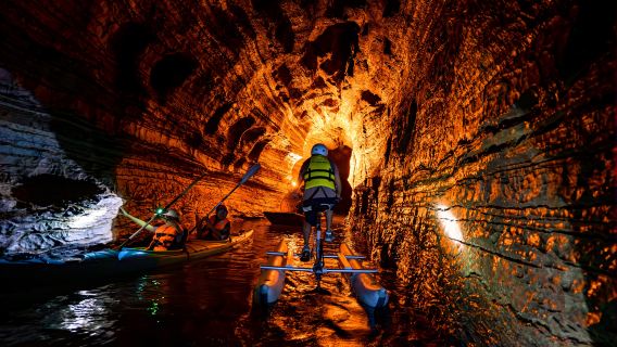 重慶地心探検極地ワンデーツアー:鍾乳洞ミクロ探検|オプションで百年の歴史を持つ重慶茶館の無形文化遺産公演