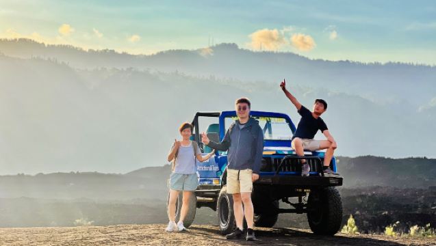 Mount Batur Sunset 4WD Jeep Tour with Hot Springs, Coffee Plantation & Photographer