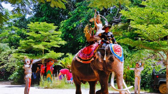 Pattaya Mong Chang Cafe Elephant Interactions|Fun performance|ATV|Trending Photo Spots