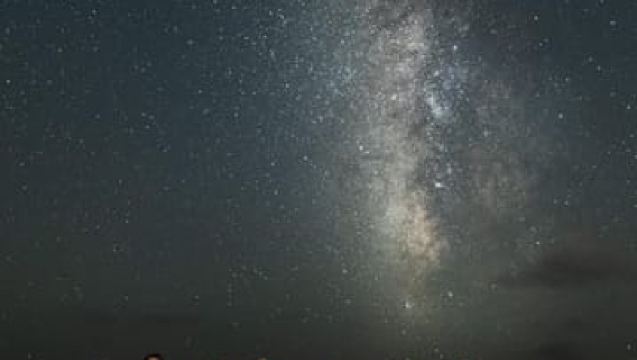 Cavalleria: Observación guiada de estrellas en la playa con telescopio
