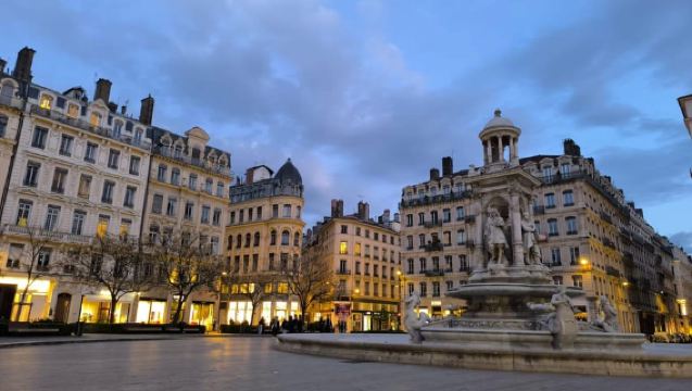 Lyon: Geführte kulinarische Abendtour