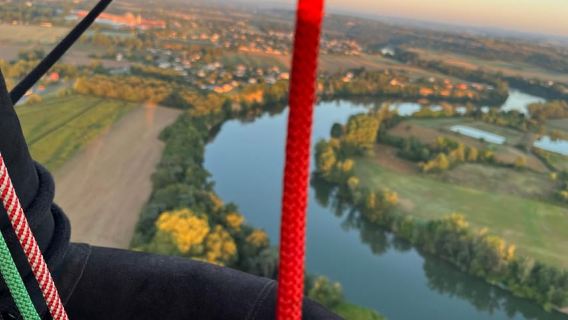 PENERBANGAN BELON UDARA PANAS - MEMBAYAR DE COCAGNE