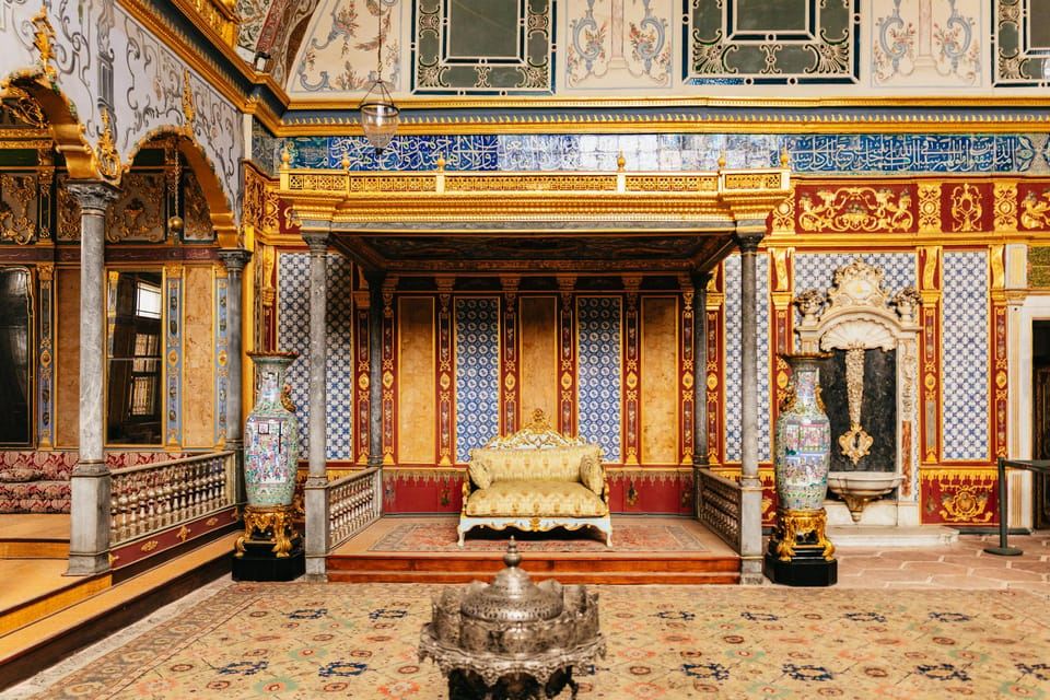 Istanbul: Topkapi, Hagia Sophia and Basilica Cistern Tour