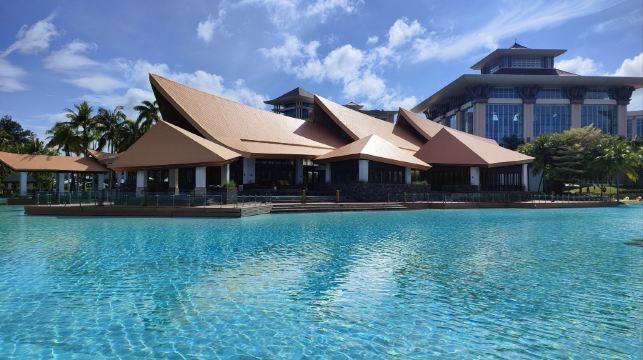 汶萊達魯薩蘭國：努洛伊曼皇宮+傑米清真寺+蘇丹紀念館