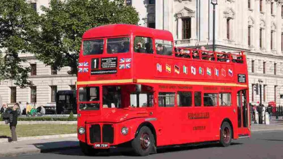 Excursión de un día para 20 personas al Museo del Palacio de Hong Kong + Cumbre Victoria + crucero nocturno por el puerto de Victoria + paseo al atardecer