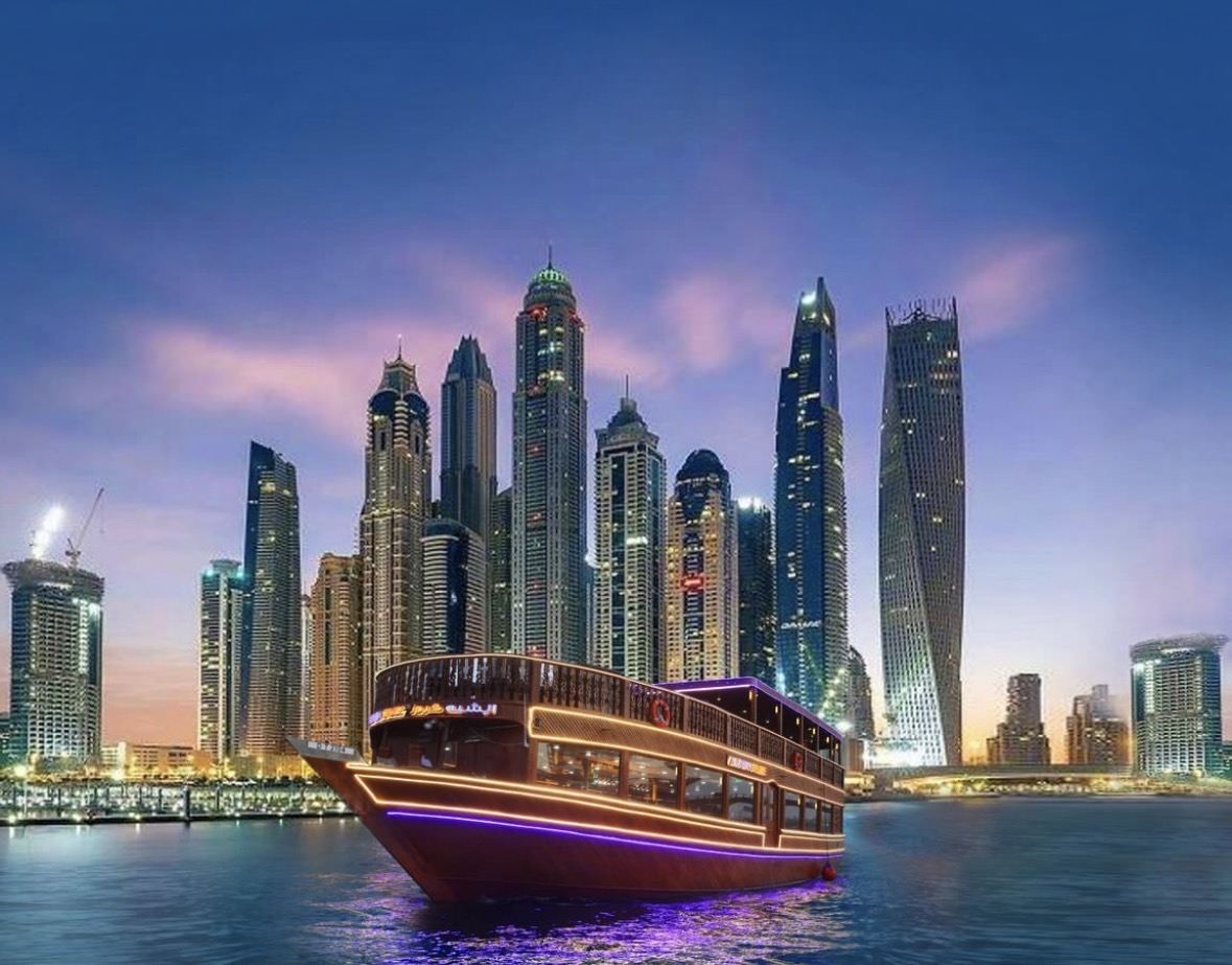 ล่องเรือดูไบ มาริน่าแบบหรู พร้อมอาหารเย็นบุฟเฟ่ต์ระดับ 5 ดาว และบริการรับส่ง