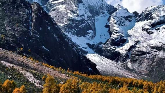 Chengdu - Bipenggou + Lixiao Road + Gurgou|20 hr private charter|The scenery is along the way