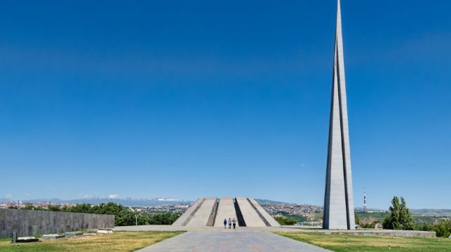 亞美尼亞種族滅絕紀念館+塞凡湖+埃裏溫階梯包車一日遊