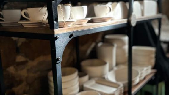 Bilbao: Paint on ceramics at the city's only pottery café
